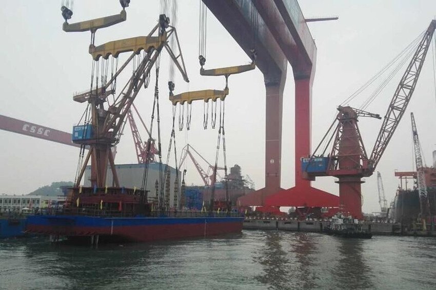 2,000-ton electric boat.jpg